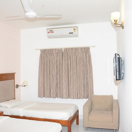 Sai Towers Hotel Puttaparthi Exterior foto