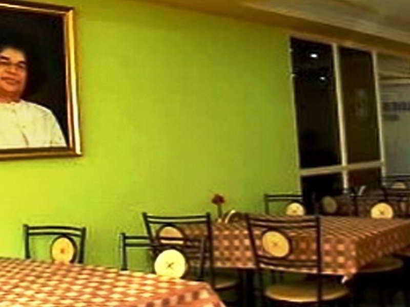Sai Towers Hotel Puttaparthi Exterior foto