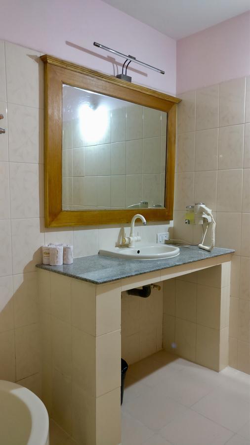 Sai Towers Hotel Puttaparthi Exterior foto