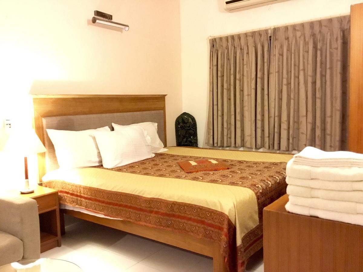 Sai Towers Hotel Puttaparthi Exterior foto