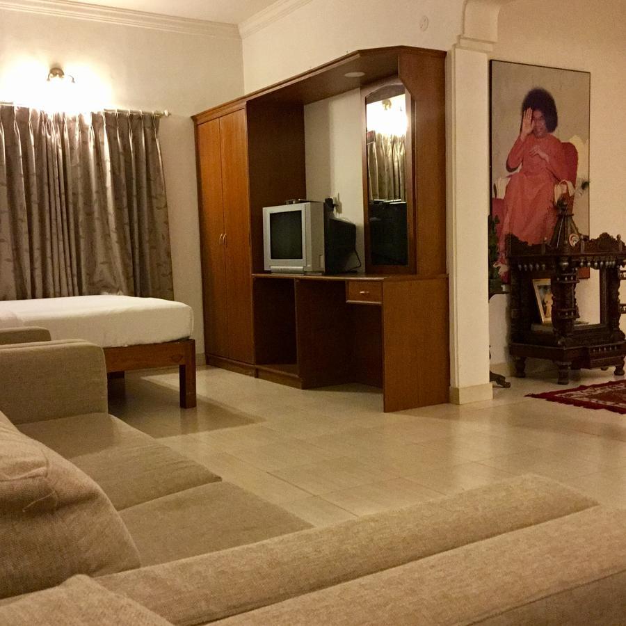 Sai Towers Hotel Puttaparthi Exterior foto